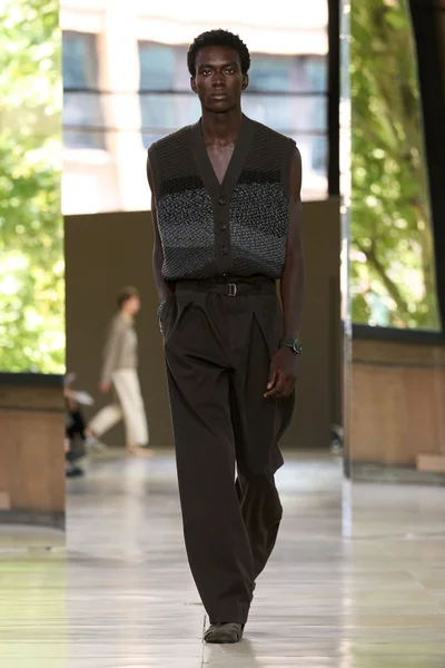Look 35
